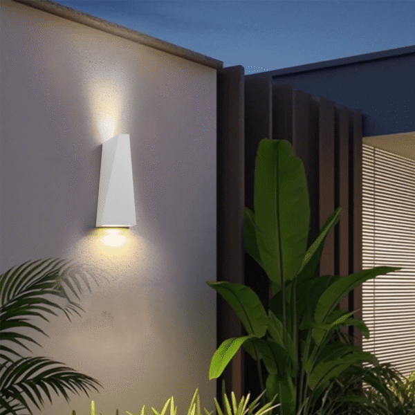 LWA919 Beveled Vertical Outdoor Wall Light